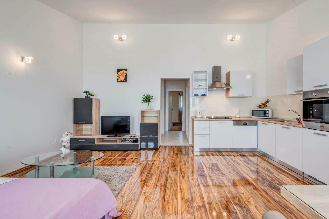 Apartment Ana Split Exterior photo